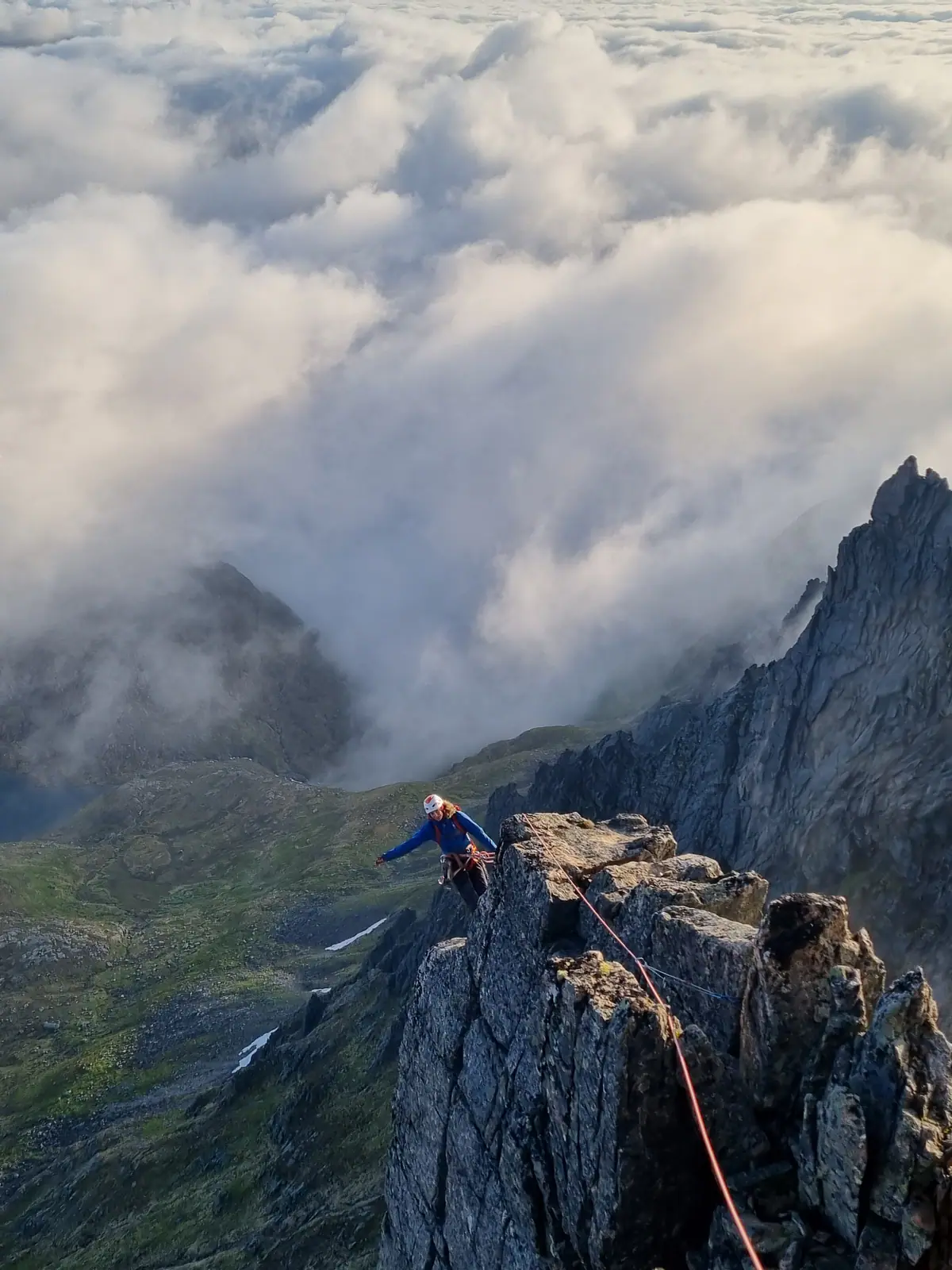 Kveldslys på fjellryggen