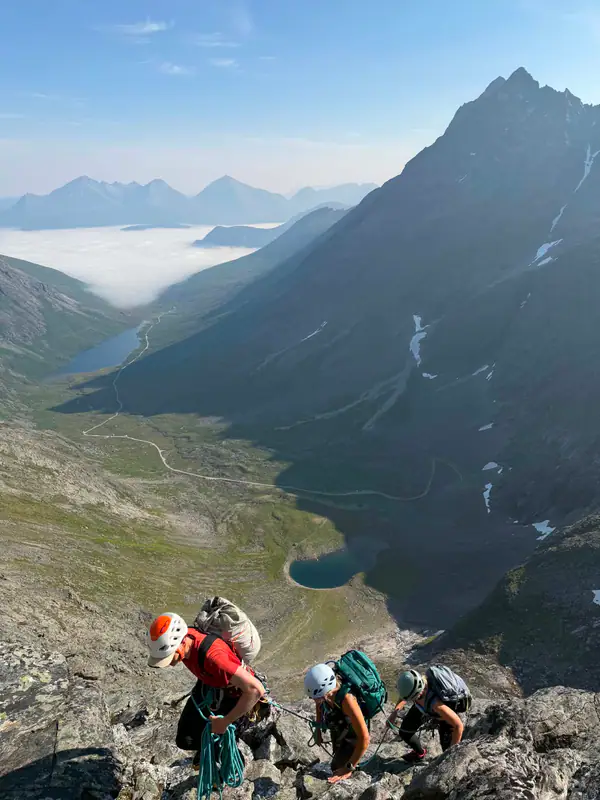 Romsdalshorn med guide – bilde 1