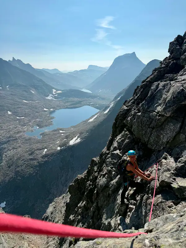 Romsdalshorn med guide – bilde 2